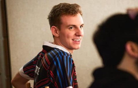 壹号-关于TheShy在C9比赛中出色防守，比分优势明显引发热议！的信息