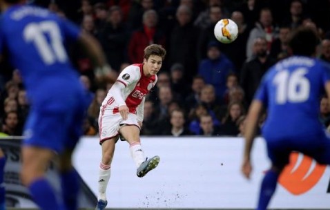 YIHAO-关于阿贾克斯迎葡超关键赛，国际比赛日更衣室发声，更衣室稳定，纪律约束更严格的信息