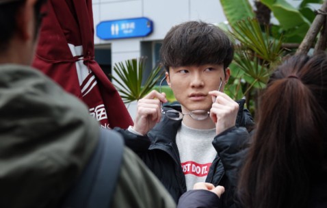 YIHAO-关于Faker遭遇三连败，利物浦教练面临压力！的信息