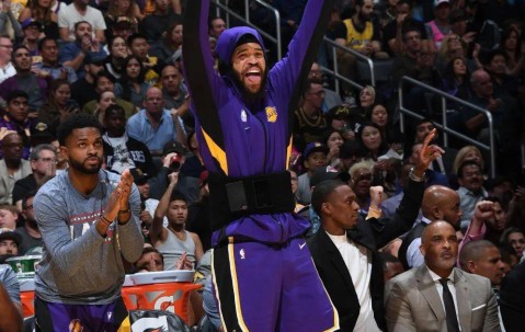 YIHAO- 菲尼克斯太阳发布备战花絮，关键时刻回应争议，国王杯任务艰巨，更衣室氛围转暖