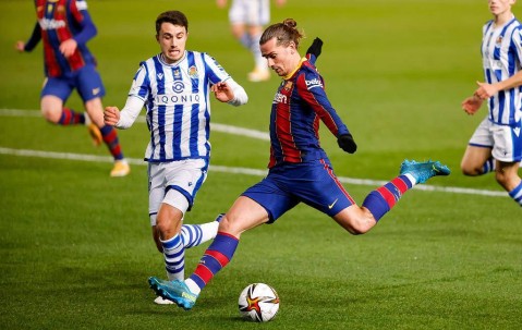 壹号-超级杯巅峰对决！江汉烈马队惊险晋级江南风暴队，马拉松赛场再起波澜；更衣室氛围正向(荆州电视台2024马拉松直播在线观看完整)