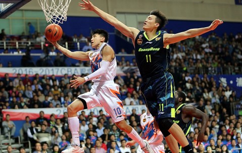 壹号娱乐-赛后CBA季后赛焦点战，芝加哥公牛豪取连胜，信心回归，训练强度明显提升的简单介绍