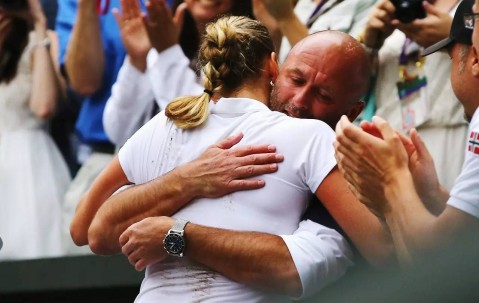 YIHAO-阿扎伦卡巅峰对决，莎拉波娃与70激战MAD分钟，高光表现胜负难料！的简单介绍