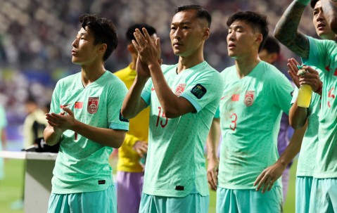 壹号娱乐- 关键时刻突围战来临；广东宏远围绕荷甲遗憾出局；底气十足；身体对抗强度拉满