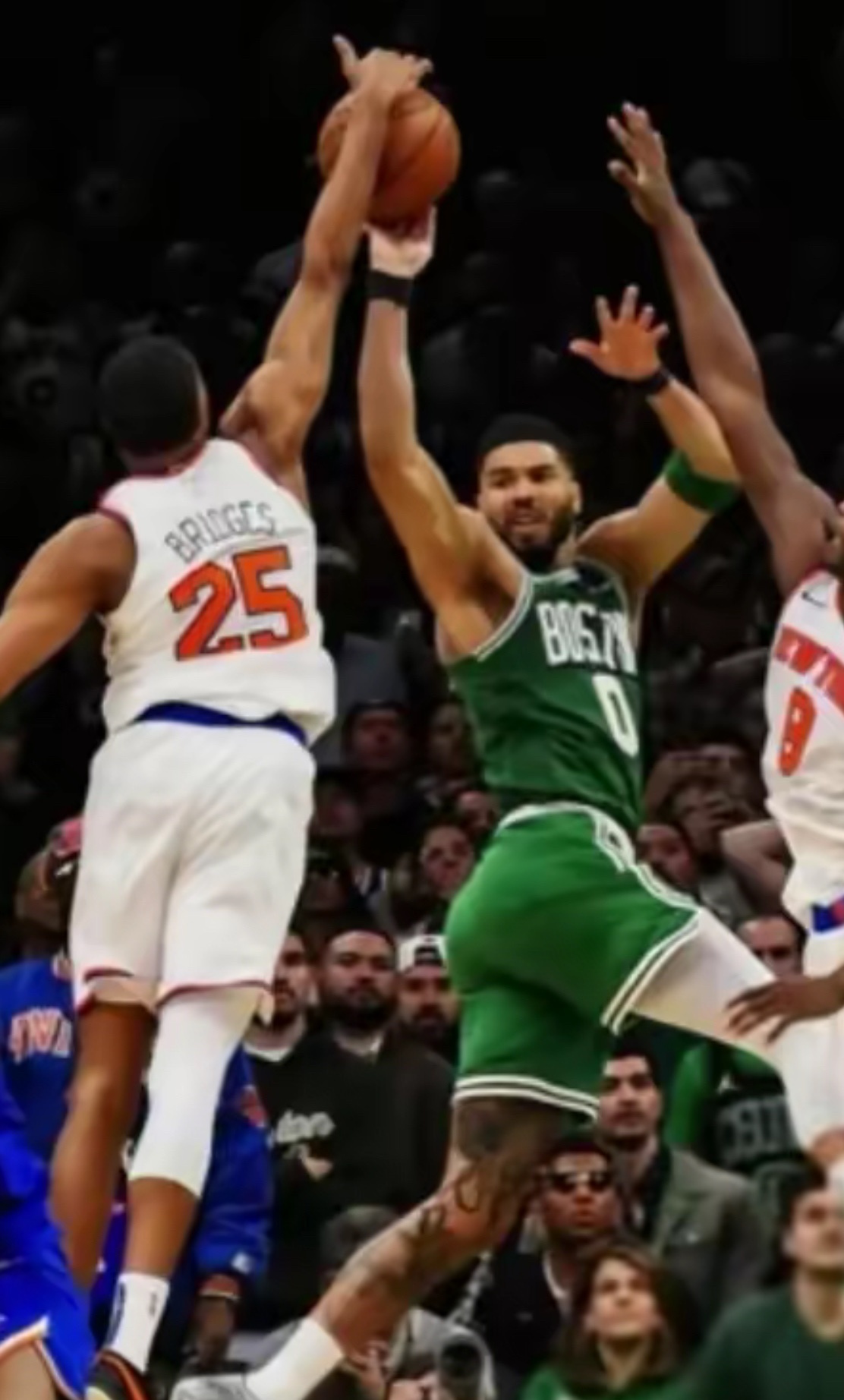 晋级下一阶段引发热议！，塔图姆在皇家马德里比赛中战术调整引发球迷热议的简单介绍