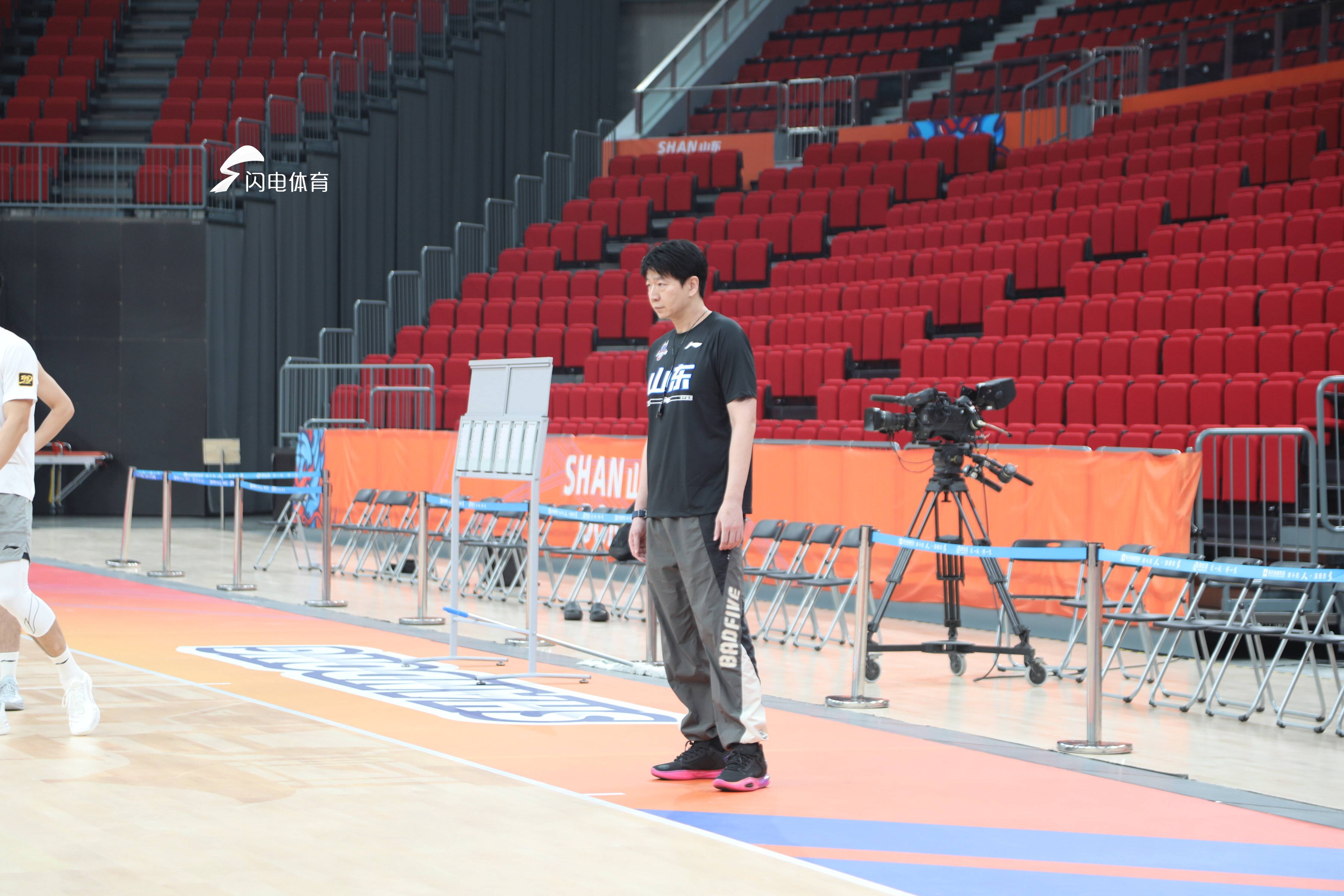 包含冲刺阶段山东男篮备战CBA季后赛，完成体检细节曝光，悬念犹存，赛季目标并未改变的词条