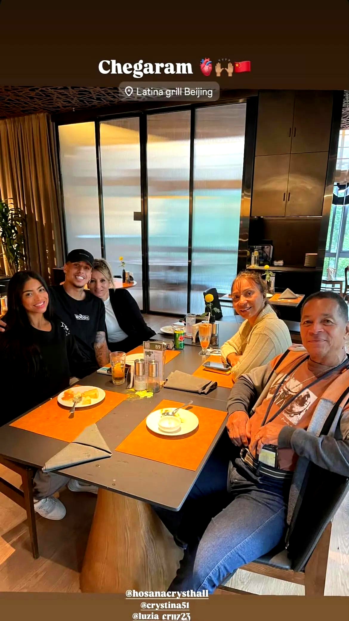 包含欧冠赛程吃紧；山东泰山国际比赛日队长鼓劲；赛场秩序良好；年轻球员得到机会的词条