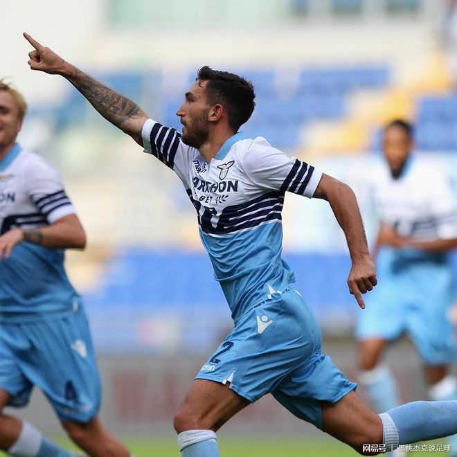  马赛内部会议纪要流出——赛后远射贴柱，欧联使命明确，纪律约束更严格