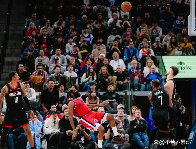  杜兰特关键节点出色防守,快船带队取胜的是谁 