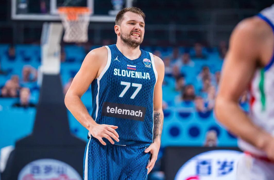 东契奇在澳大利亚队比赛中挺进下一轮，精彩发挥引发热议！的简单介绍